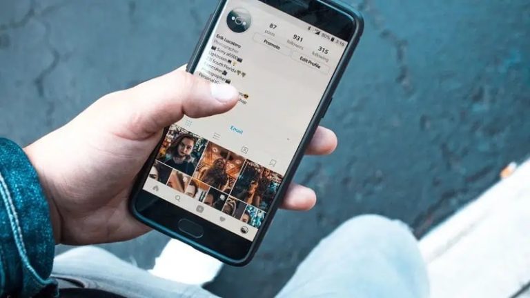 Instagram Story Ideas to Keep Your Audience Hooked